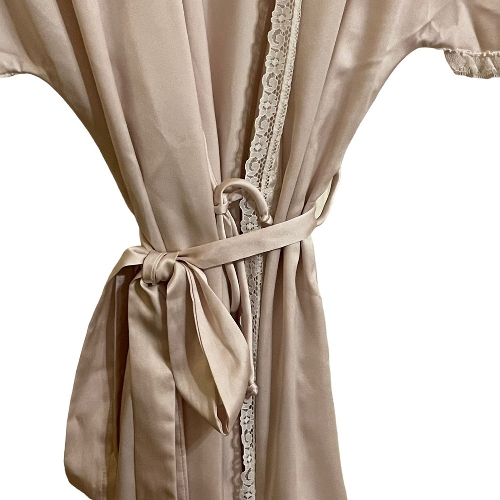 Carole Hochman Beige Lace Trimmed Satin Feel Robe Size Small - Picture 8 of 12
